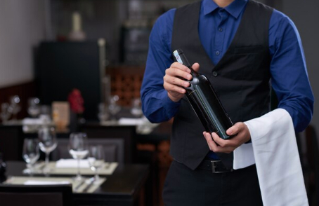 Devenir Sommelier : Partir en Formation dans le Monde du Vin