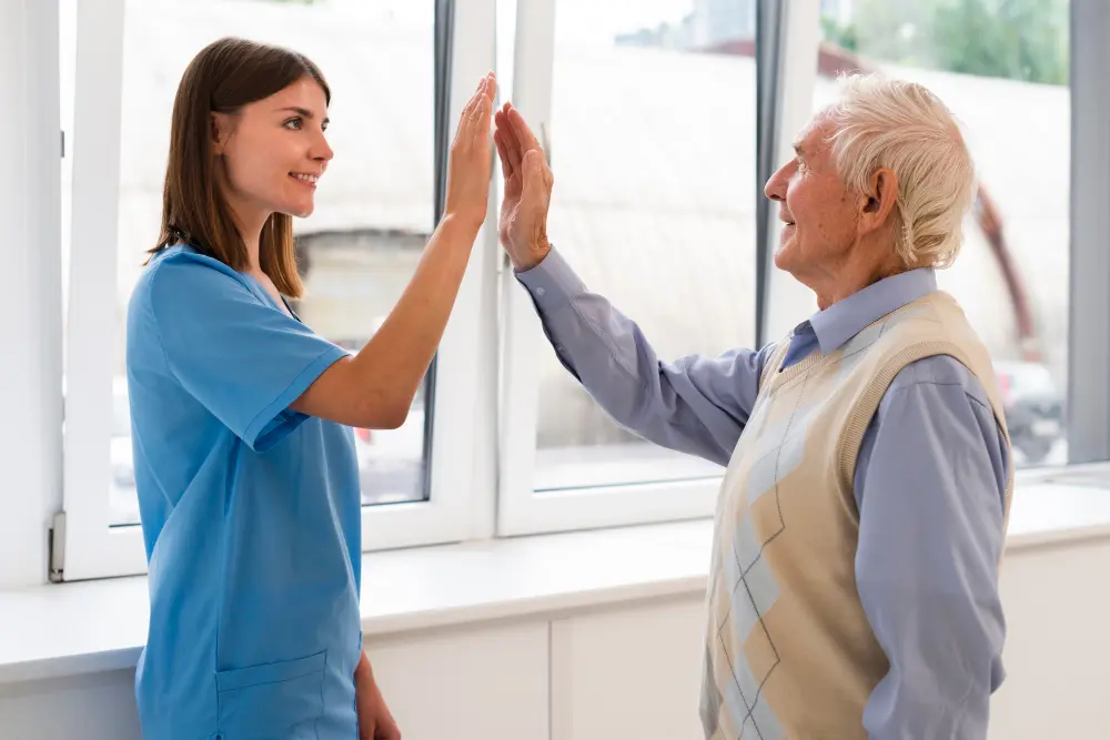 Auxiliaire de vie en EHPAD : comment construire son projet professionnel ? 1 Auxiliaire de vie EHPAD